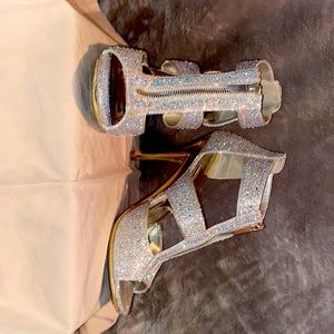 Silver Slipper Heel, Rose gold, slightly used/ looks new (they ARE NOT new)